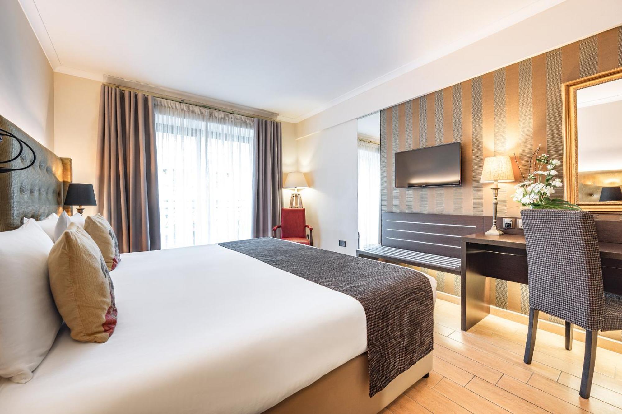 Ax The Victoria Hotel