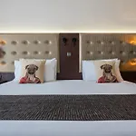 Ax The Victoria Hotel